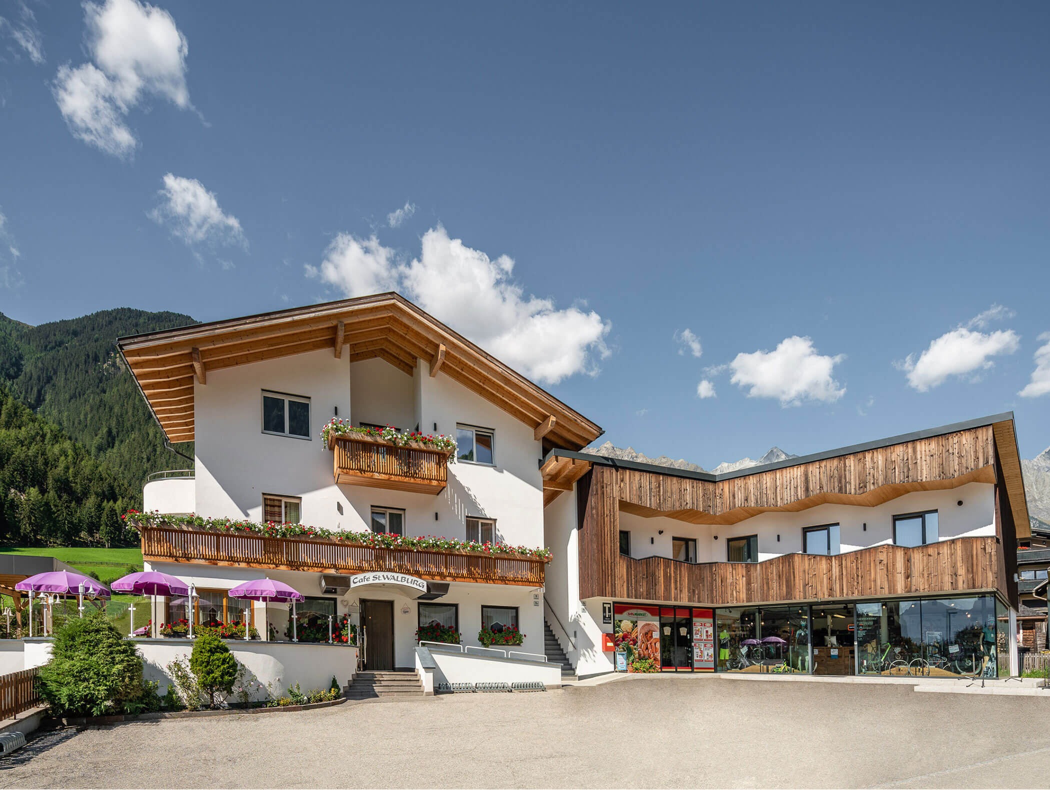 Café mitten im Dorf