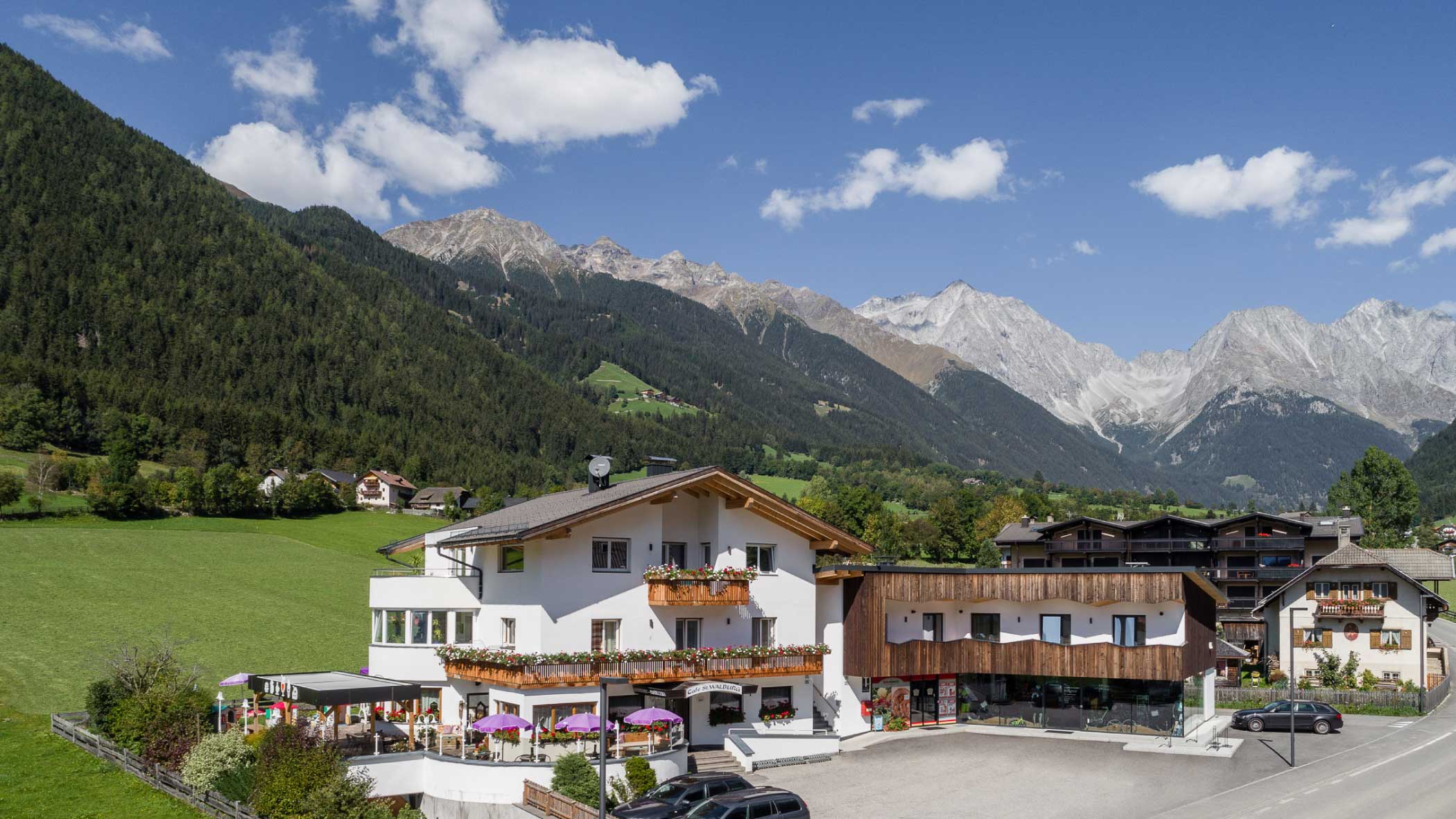Café & Apartments Sankt Walburg in Antholz